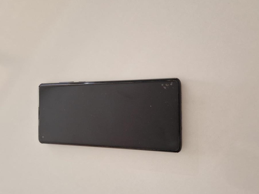 Vând Motorola Edge