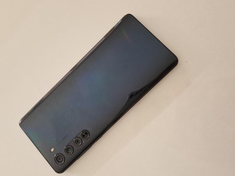 Vând Motorola Edge