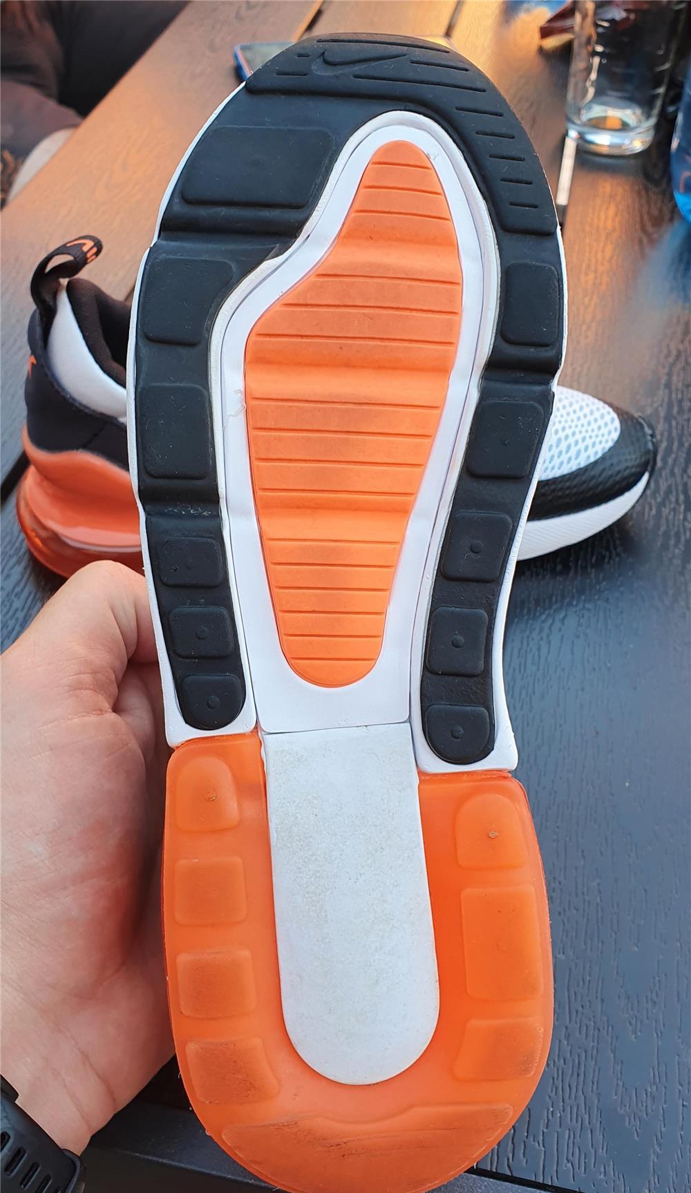 Vand Nike Air Max 270