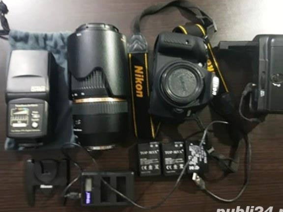 Vand Nikon D3200+grip+blitz Nissin+accesorii+cadou !
