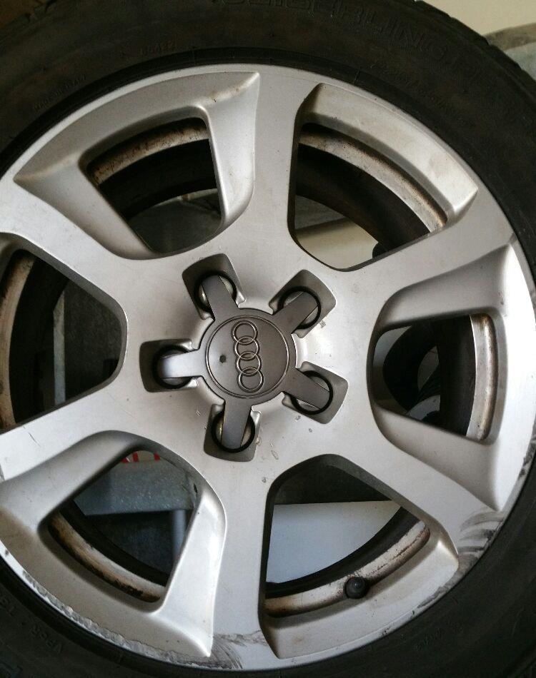 Vând o geanta Audi A 4