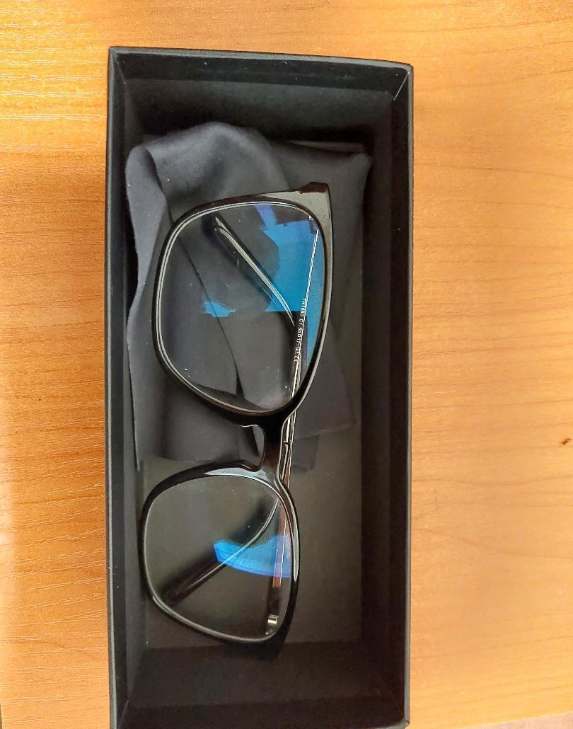 Vand ochelari de protectie antireflex  marca Polarizen pentru ecrane/PC noi