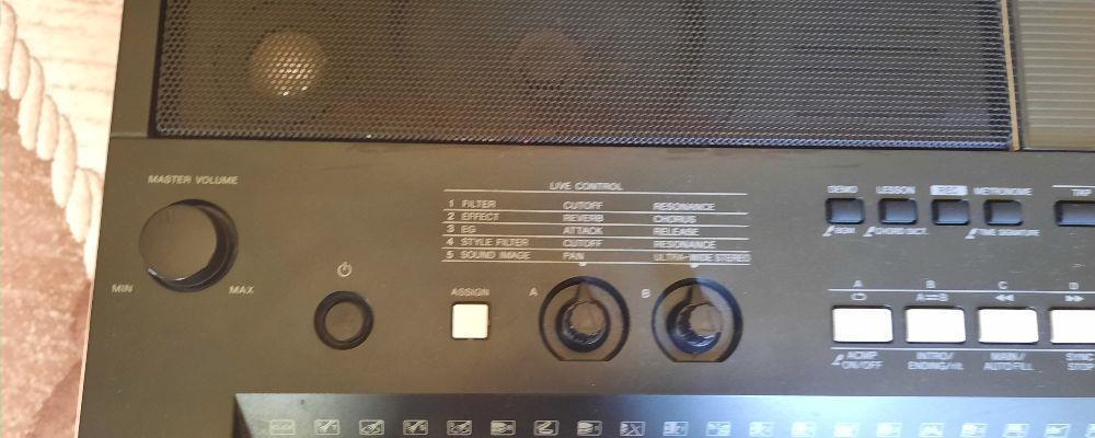 vând orgă yamaha psr E 433