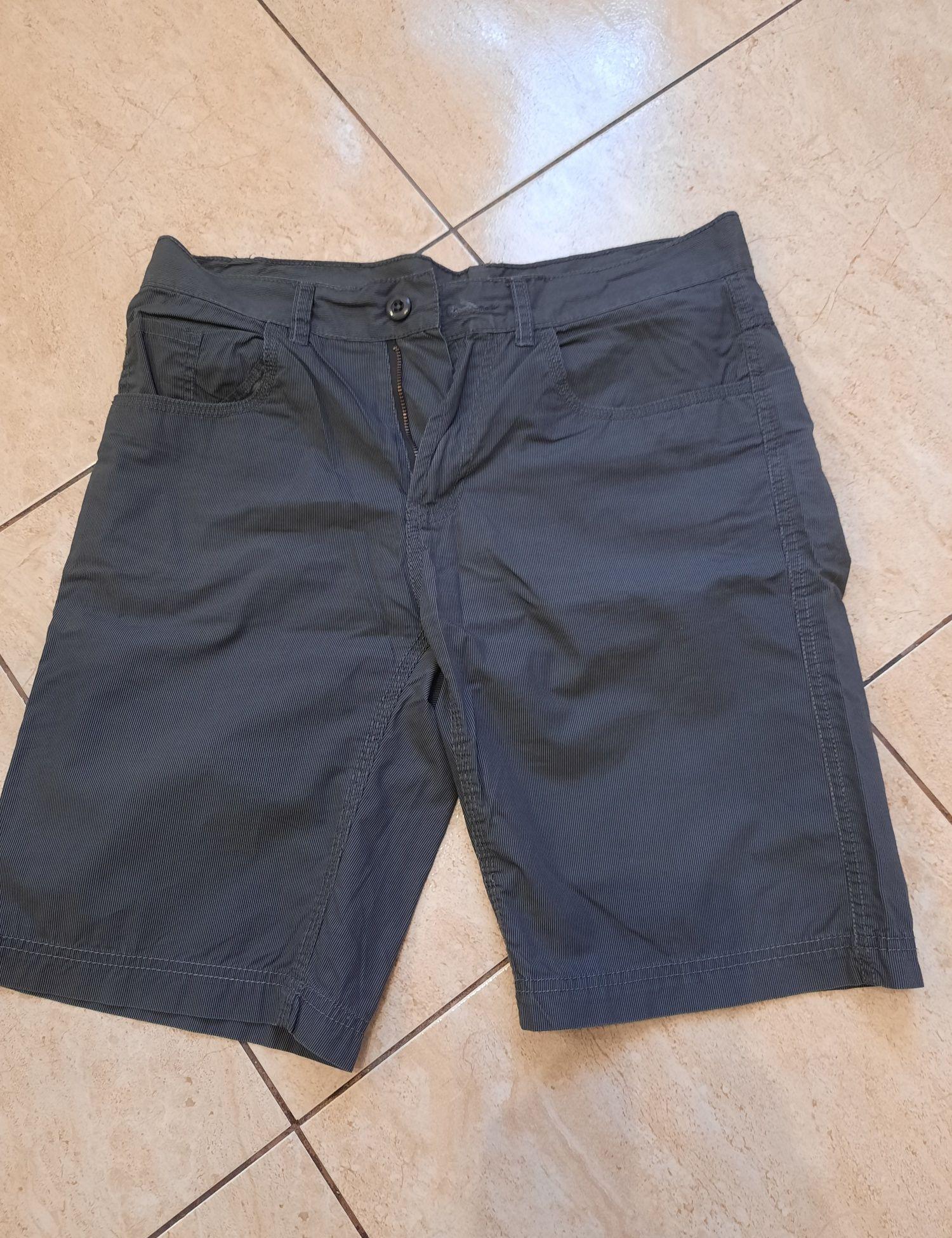 Vand pantaloni scurti barbati J Hart & Bros, marimea 46