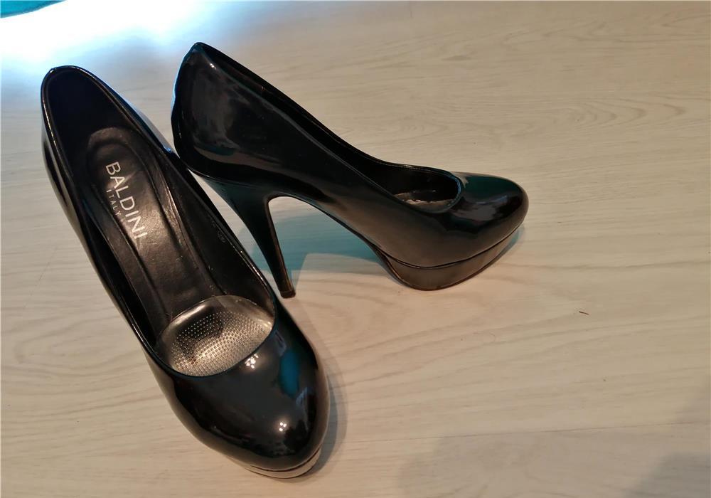 Vand pantofi dama