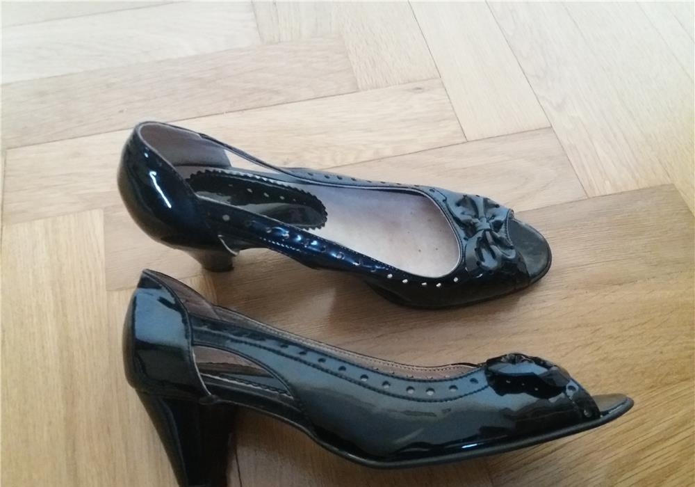 Vand pantofi deosebiti din PIELE
