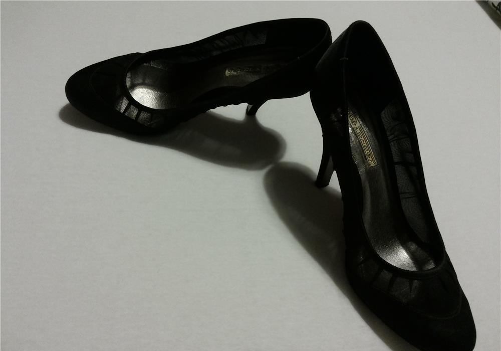 Vand pantofi negri satin+plasa delicata marimea 39
