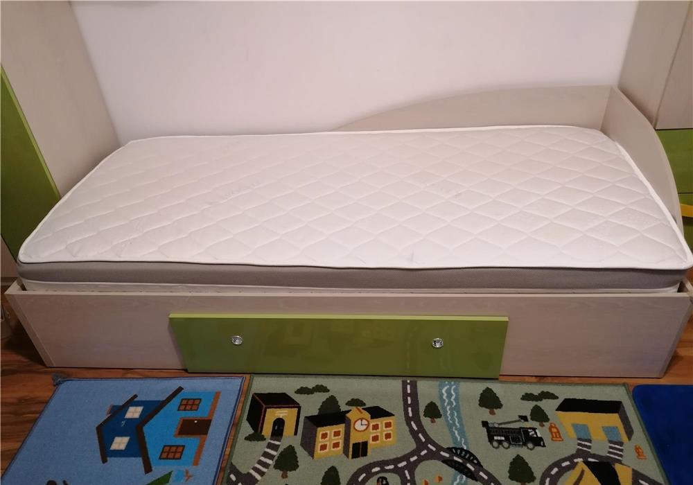 Vând pat copil, saltea inclusă