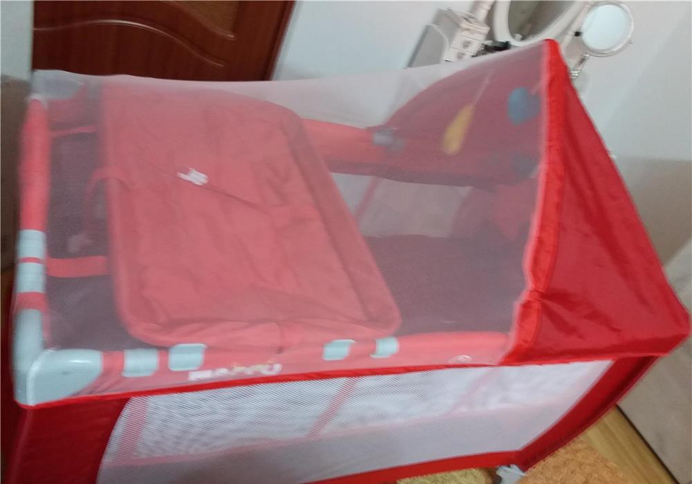 Vând Pătut  cu saltea cocos.