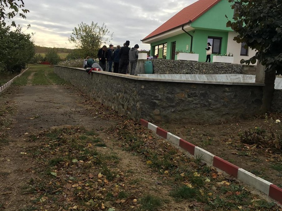 vand pensiune, abator,hala de productie, PE  SUPRAFATA DE  3 HECTARE