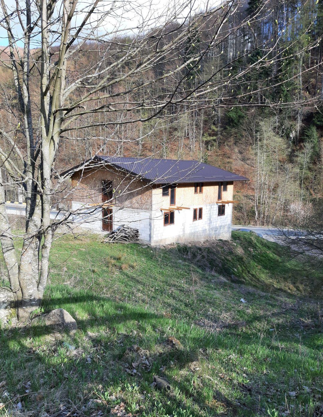 Vând pensiune Siriu (Zona Hartagu)