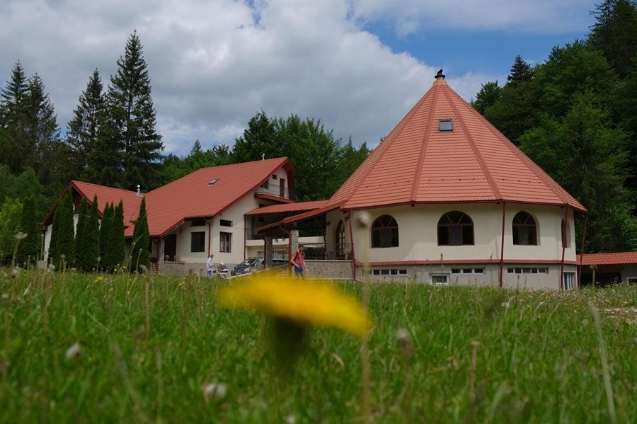 Vând pensiune, zona Cheia - Prahova