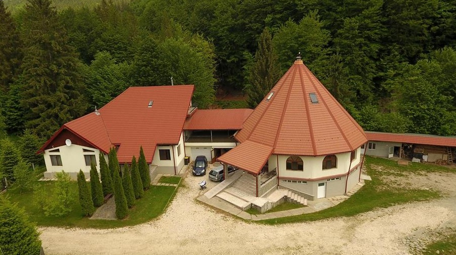 Vând pensiune, zona Cheia - Prahova
