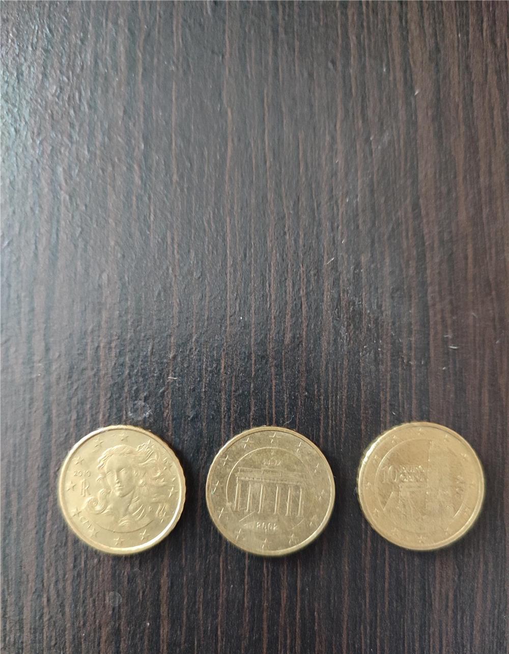Vând pentru colecționari monede