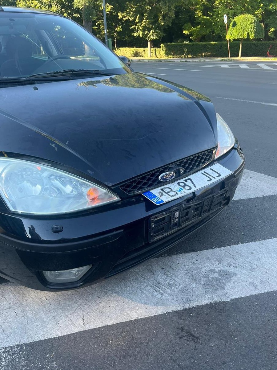 Vând pentru dezmembrare.