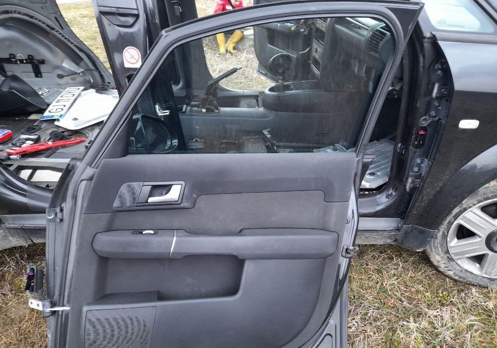 Vând piese audi A2 an de fabricație 2003 1.4 benzina cod AUA