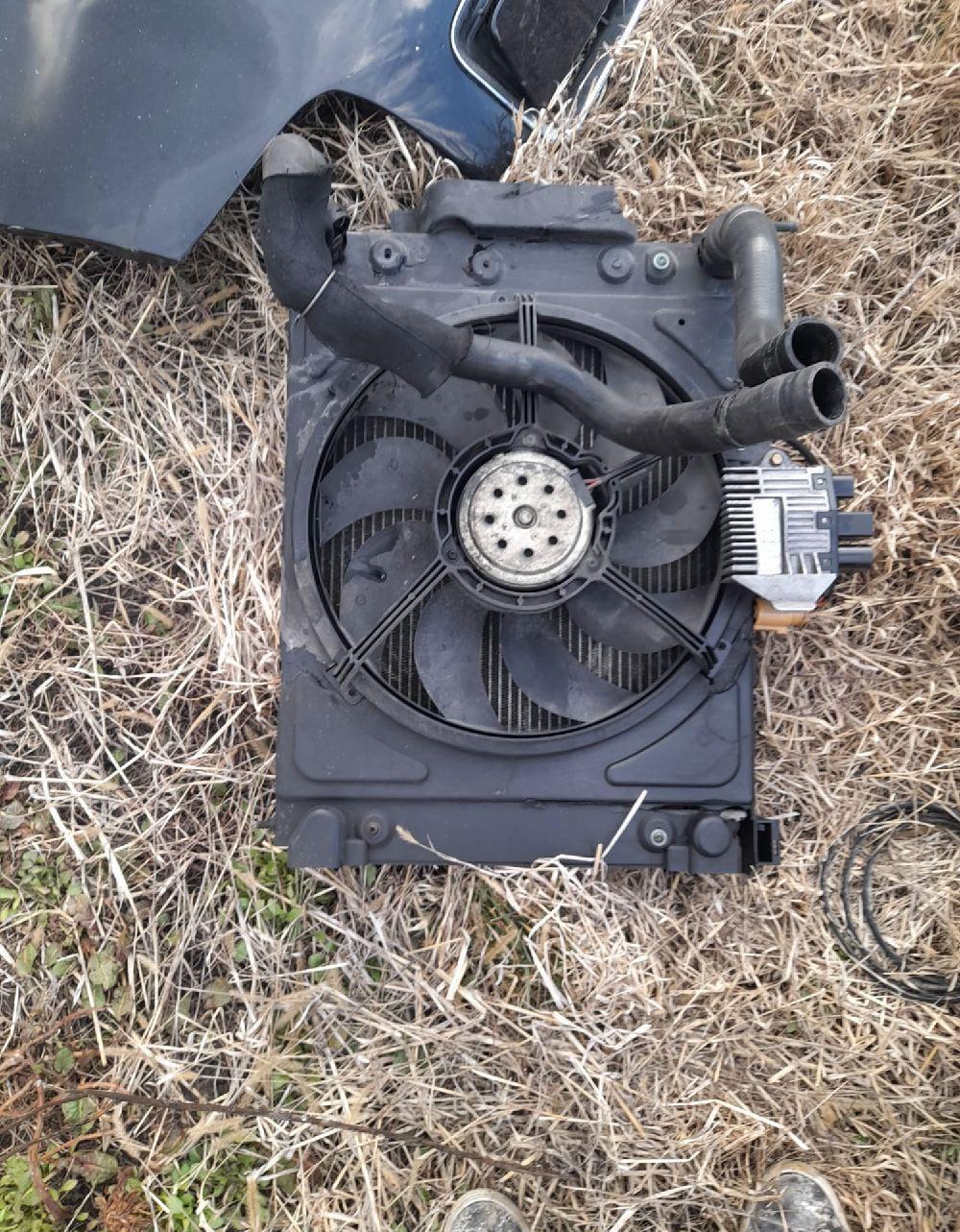 Vând piese audi A2 an de fabricație 2003 1.4 benzina cod AUA