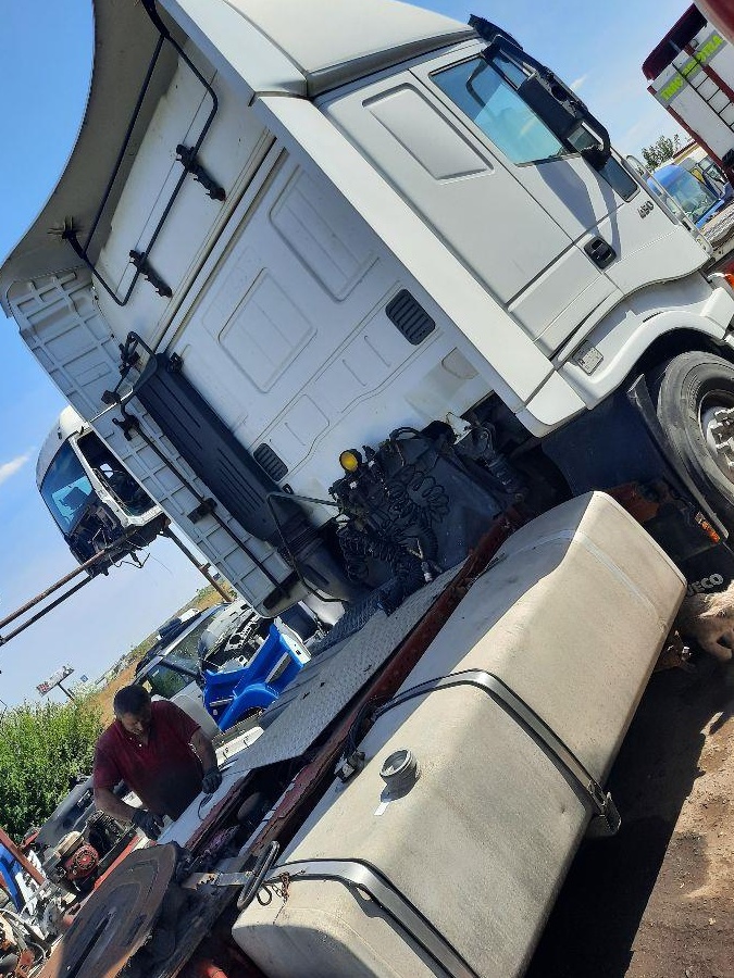 vand piese iveco stralis