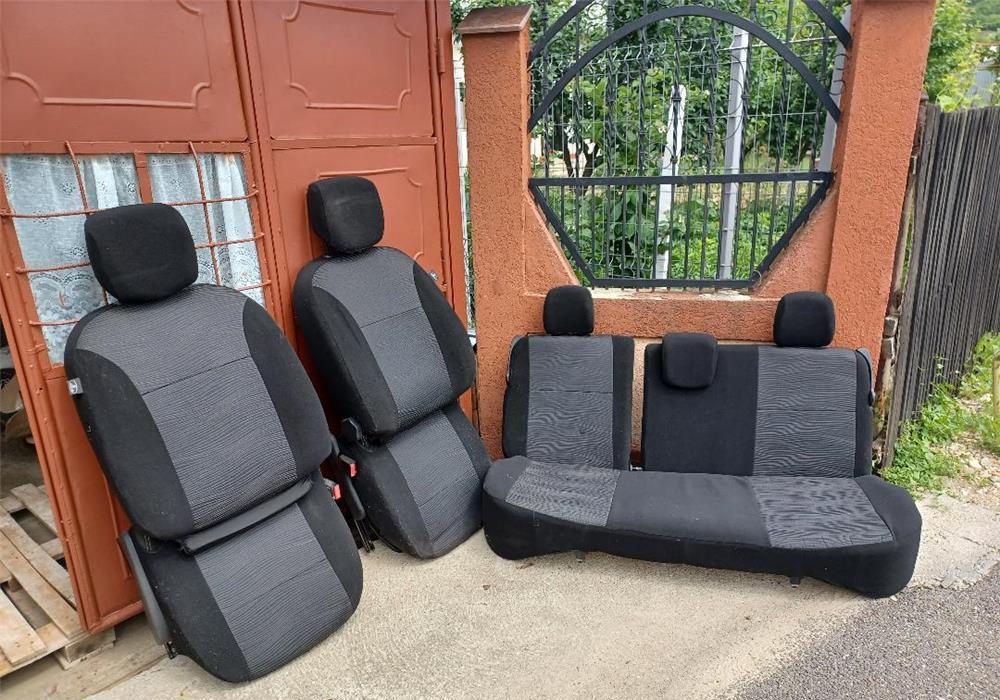 Vand piese si accesorii auto Duster