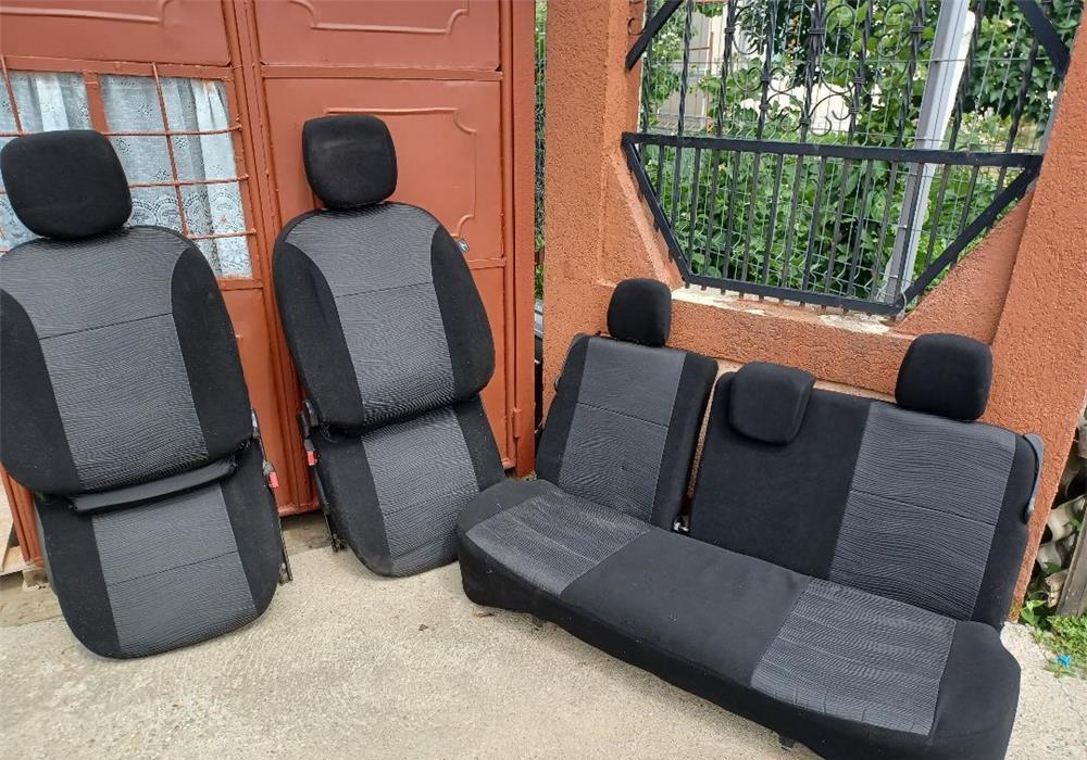 Vand piese si accesorii auto Duster
