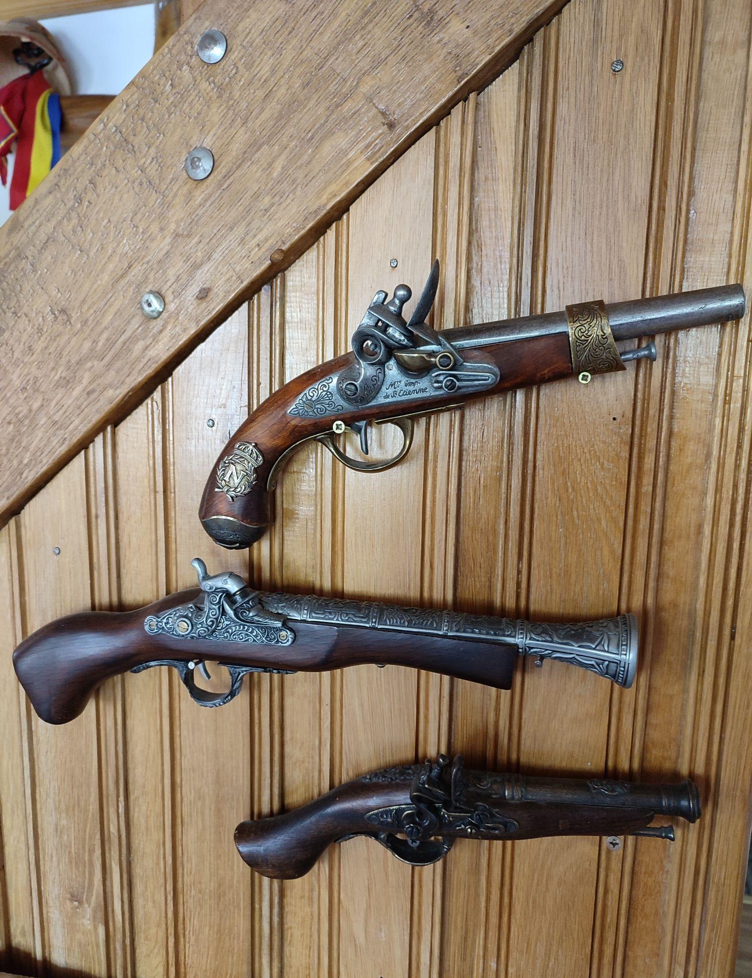 vând pistol decorativ