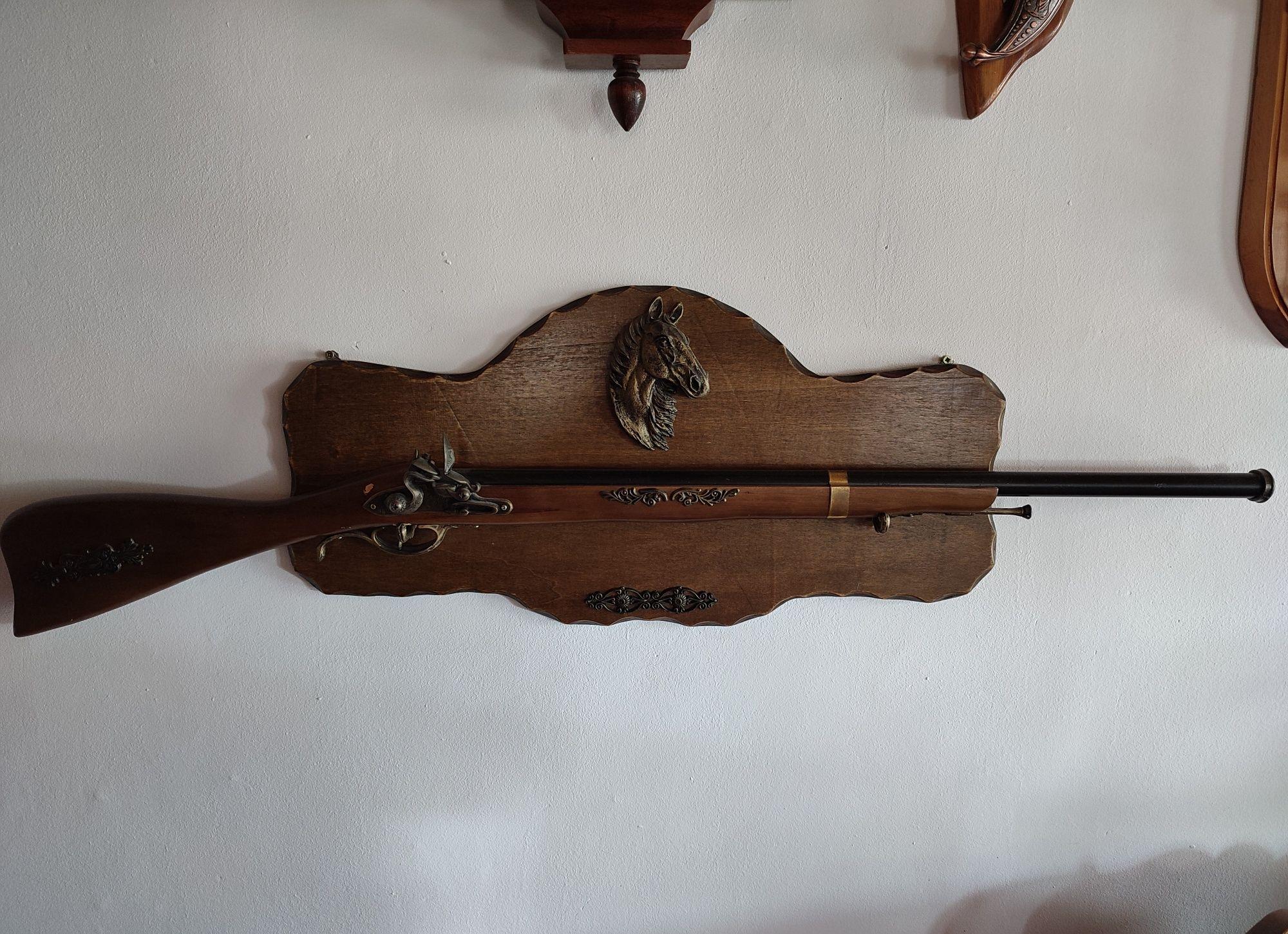 vând pistol decorativ