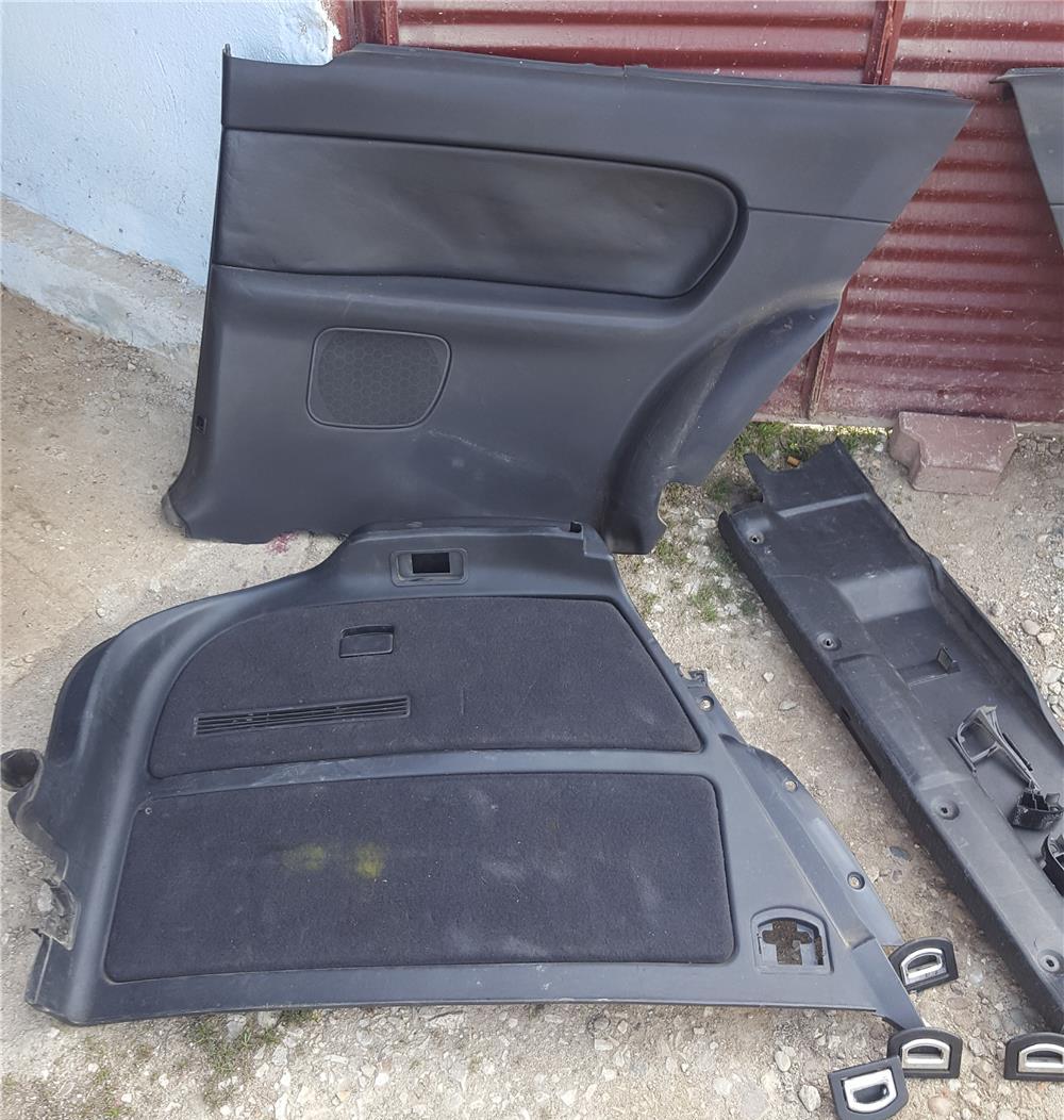 Vand plasticuri de interior audi a 3 motor 1,9 tdi.