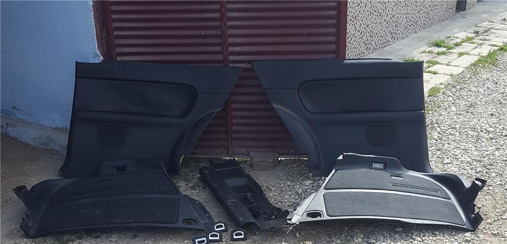 Vand plasticuri de interior audi a 3 motor 1,9 tdi.