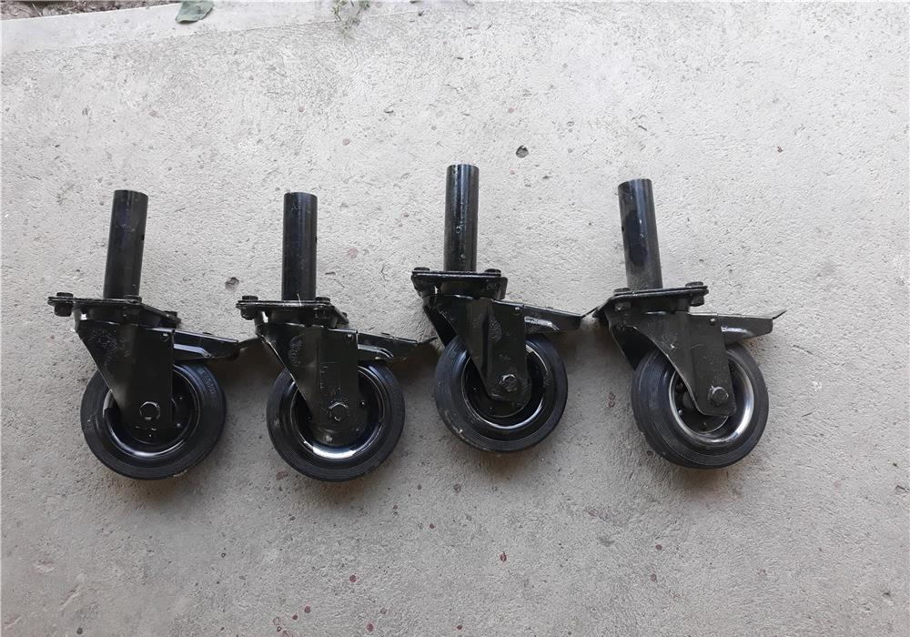 Vând podine simple,cu trapă, scara acces,schela metalică,roți  schela