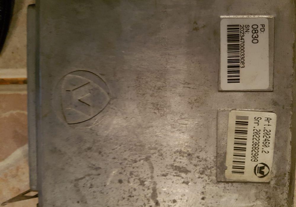 Vând pompă benzină și accesorii instalatie GPL marca VIALLE.