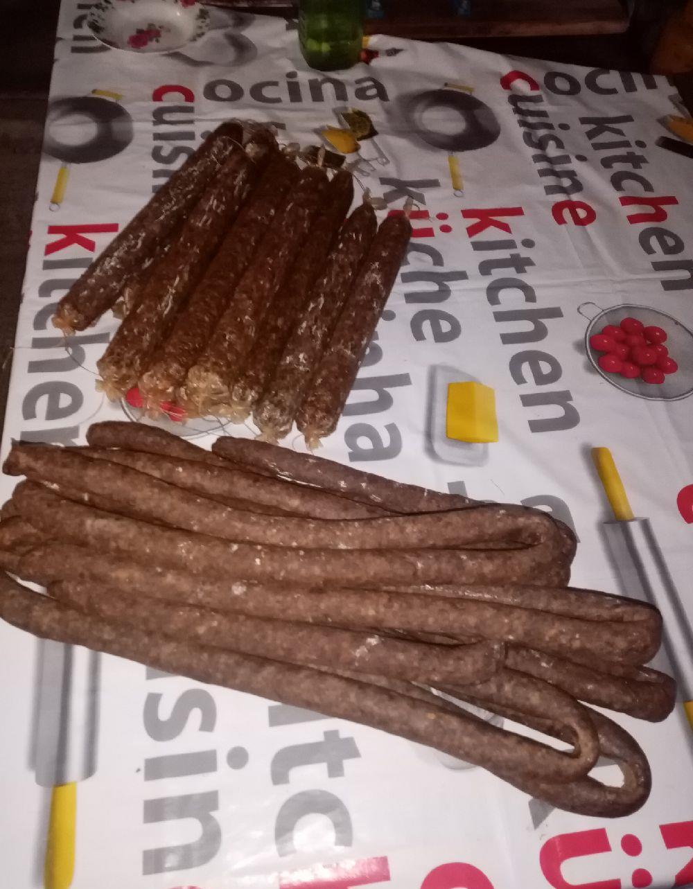 Vând porci pentru sacrificat