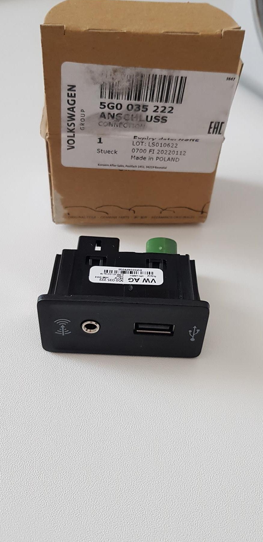 Vand port/ mufa USB, auxiliar Volkswagen Passat B8.
