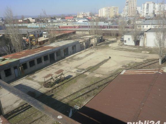 VAND PROPRIETATE INDUSTRIALA CU CALE FERAT