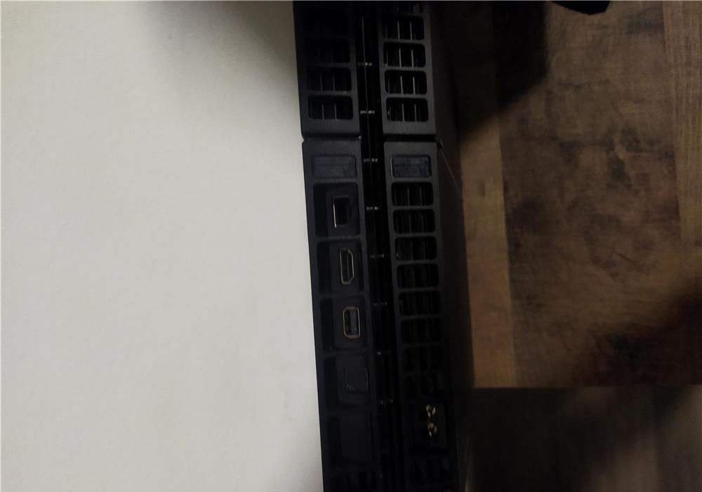 vand ps4 impecabil !! urgent