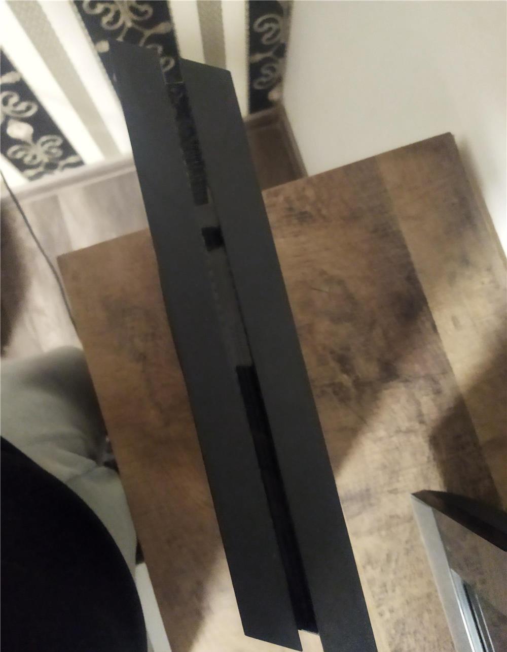 vand ps4 impecabil !! urgent