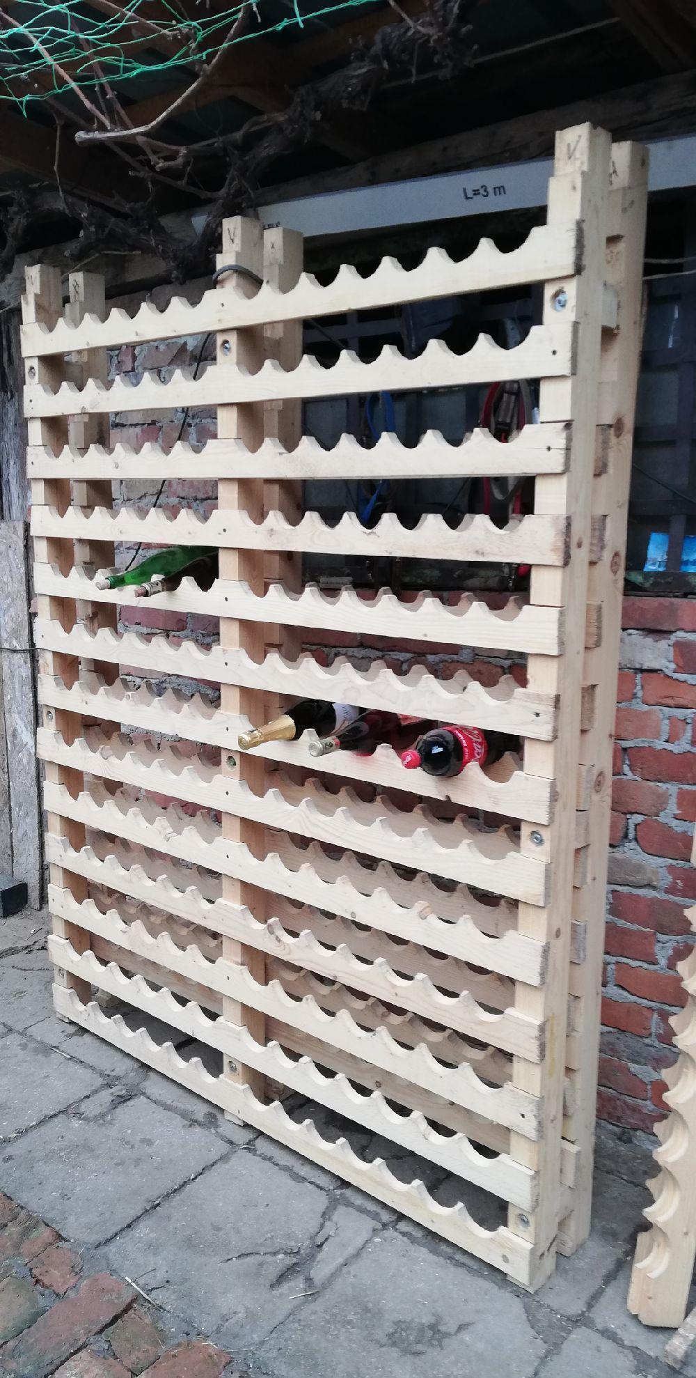 Vând rafturi pentru sticle de vin