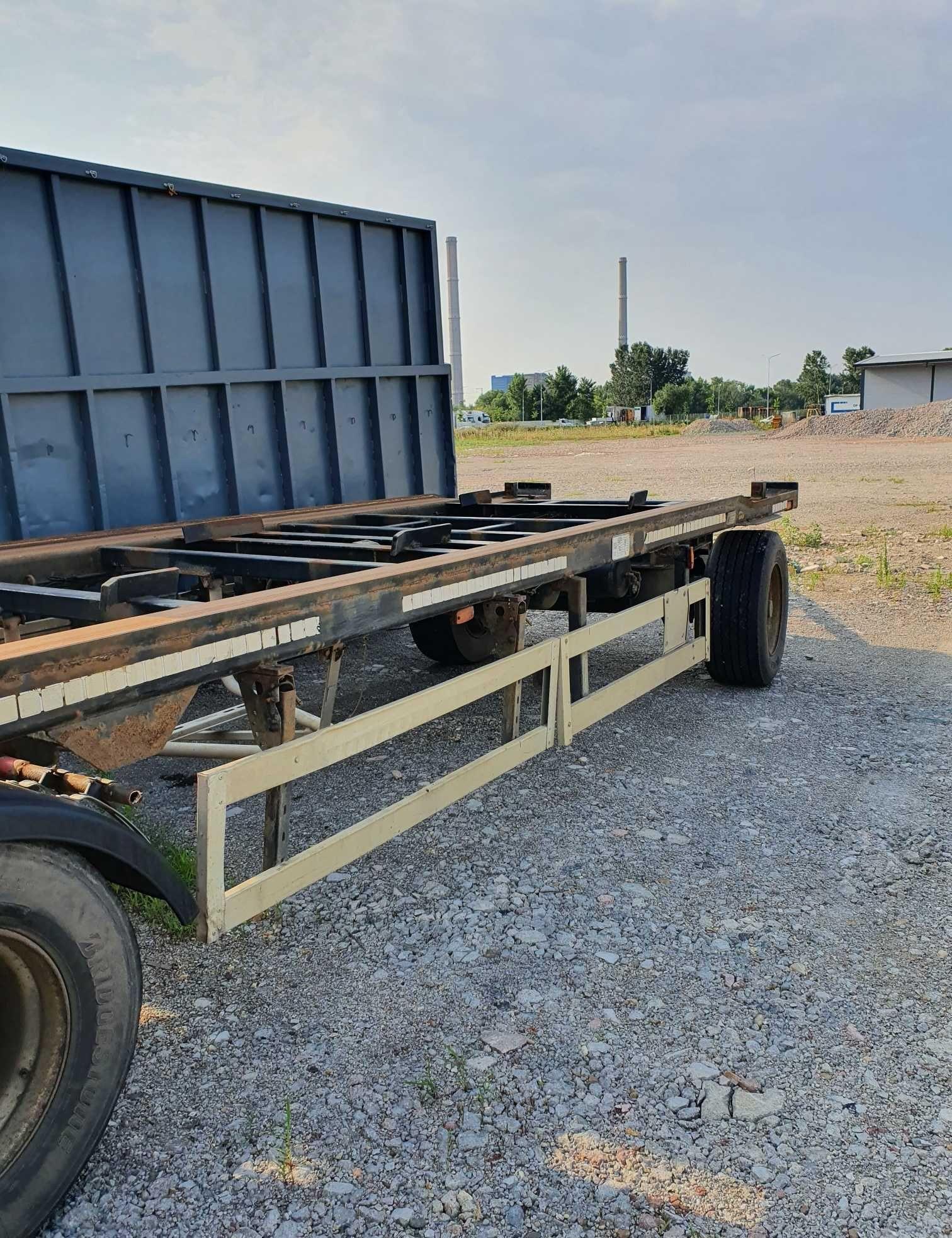 Vand remorca container