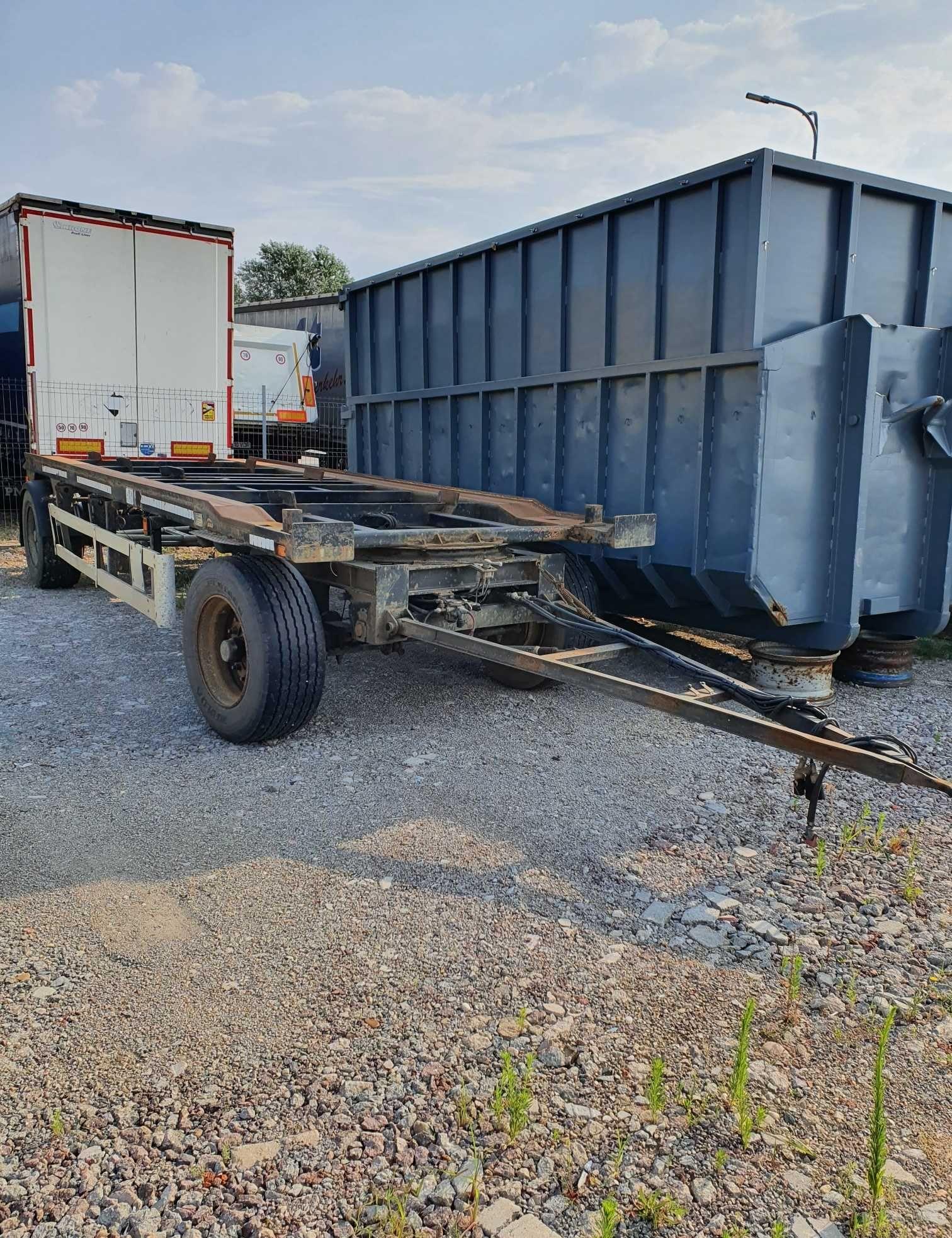 Vand remorca container