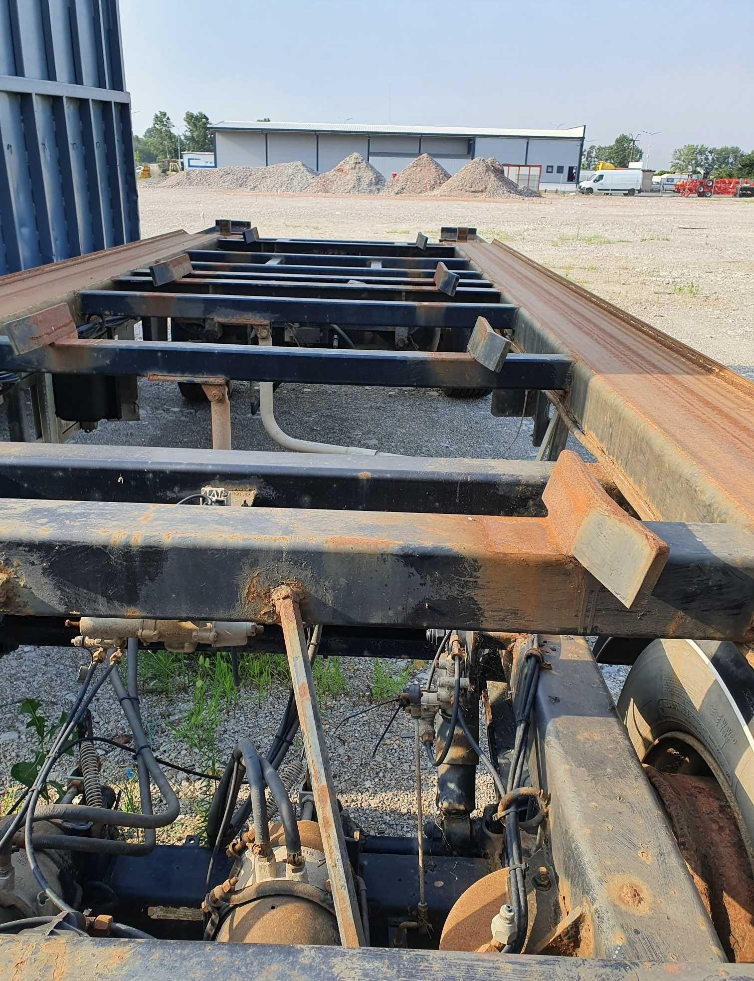 Vand remorca container