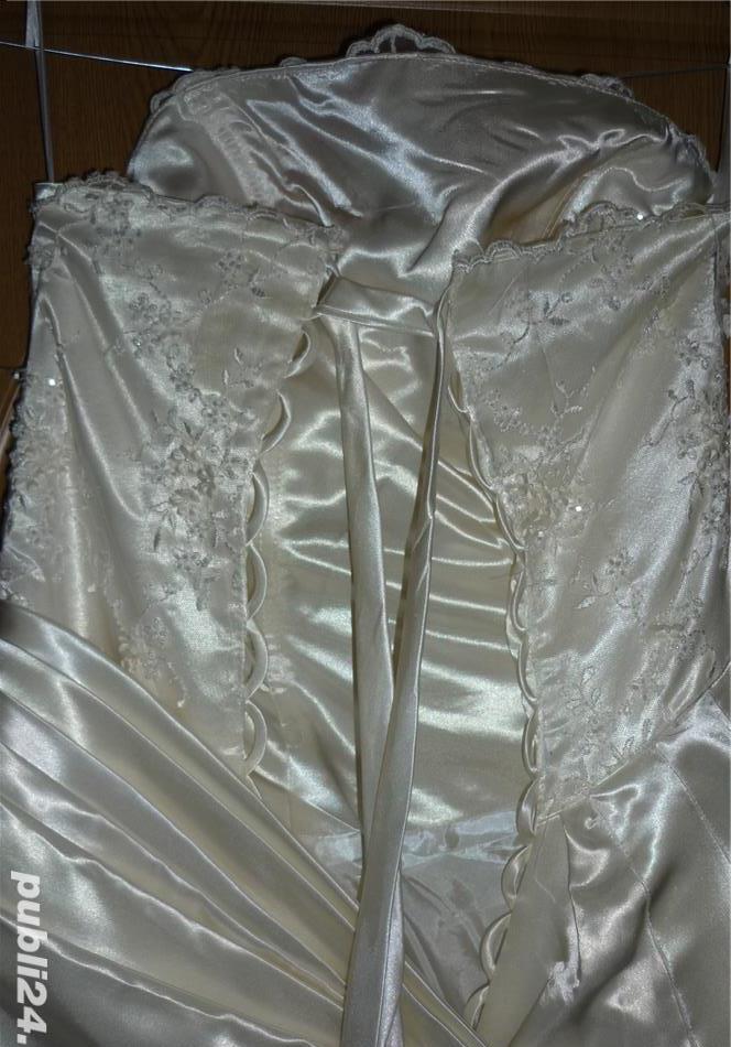 Vand rochie de mireasa, impecabila si ieftina in Alba Iulia. Doar 400 lei !