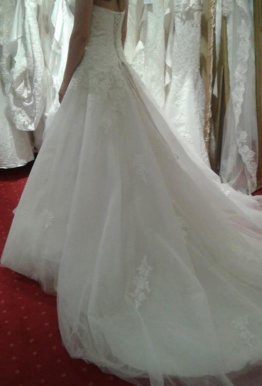 Vand rochie de mireasa (noua) tip printesa