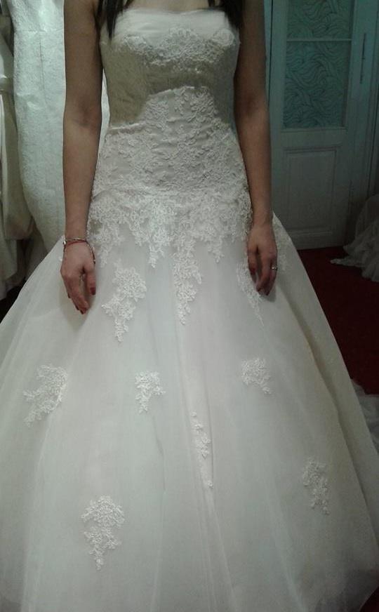 Vand rochie de mireasa (noua) tip printesa
