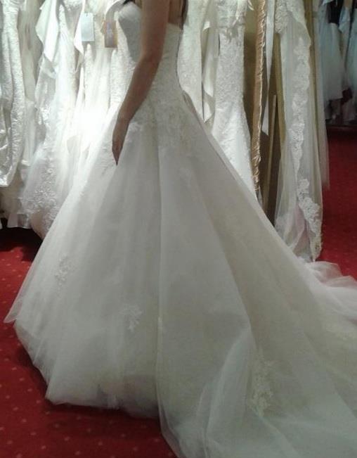 Vand rochie de mireasa (noua) tip printesa