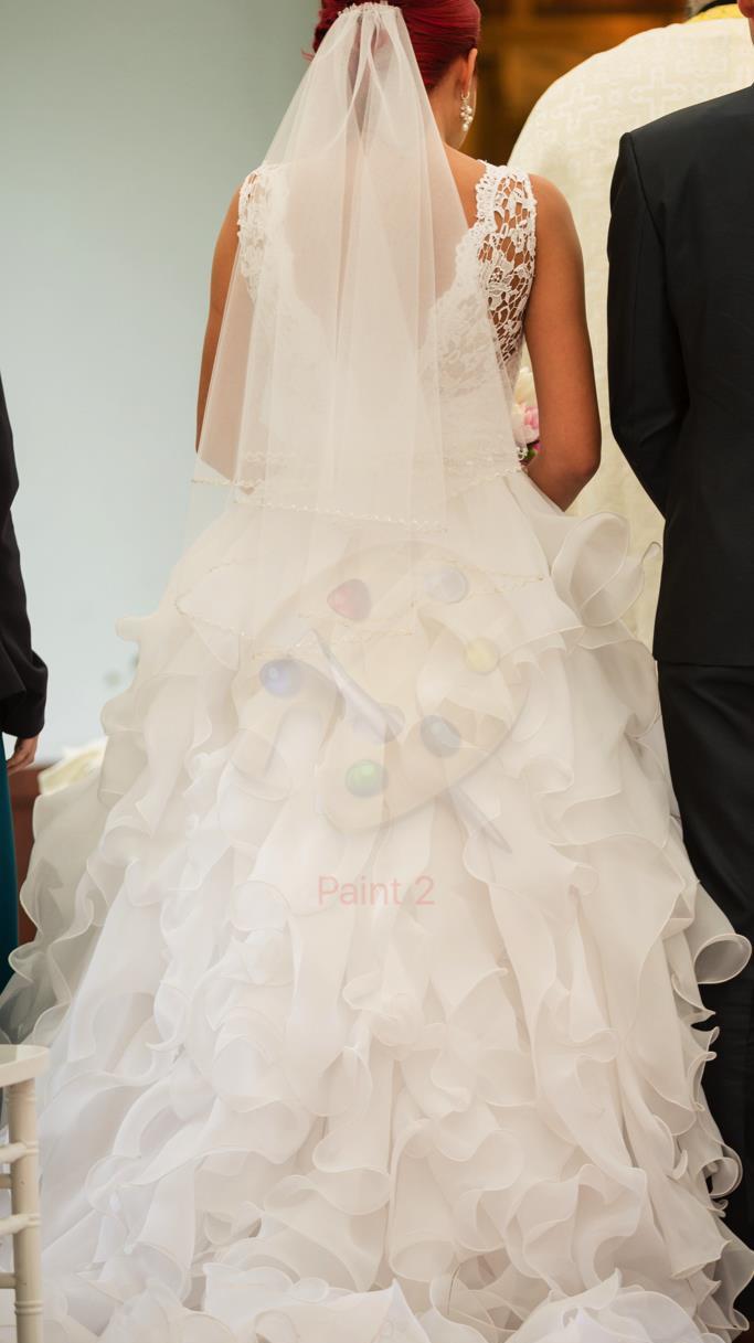 Vand rochie de mireasa, printesa cu volanase