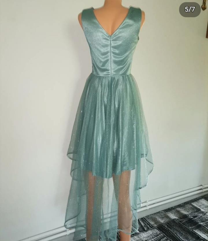 Vând rochie superbă