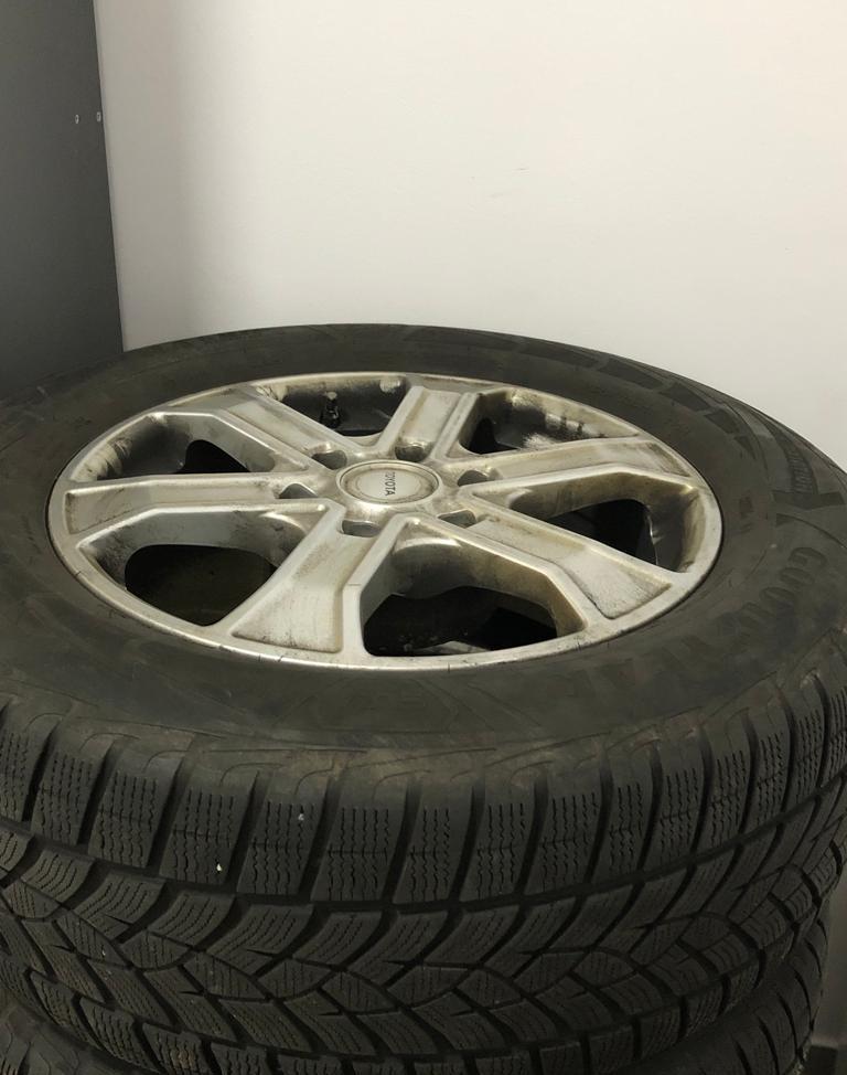 Vand Roti de Iarna Toyota Land Cruiser