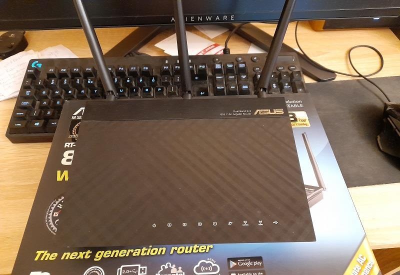 Vand Router Asus WiFi