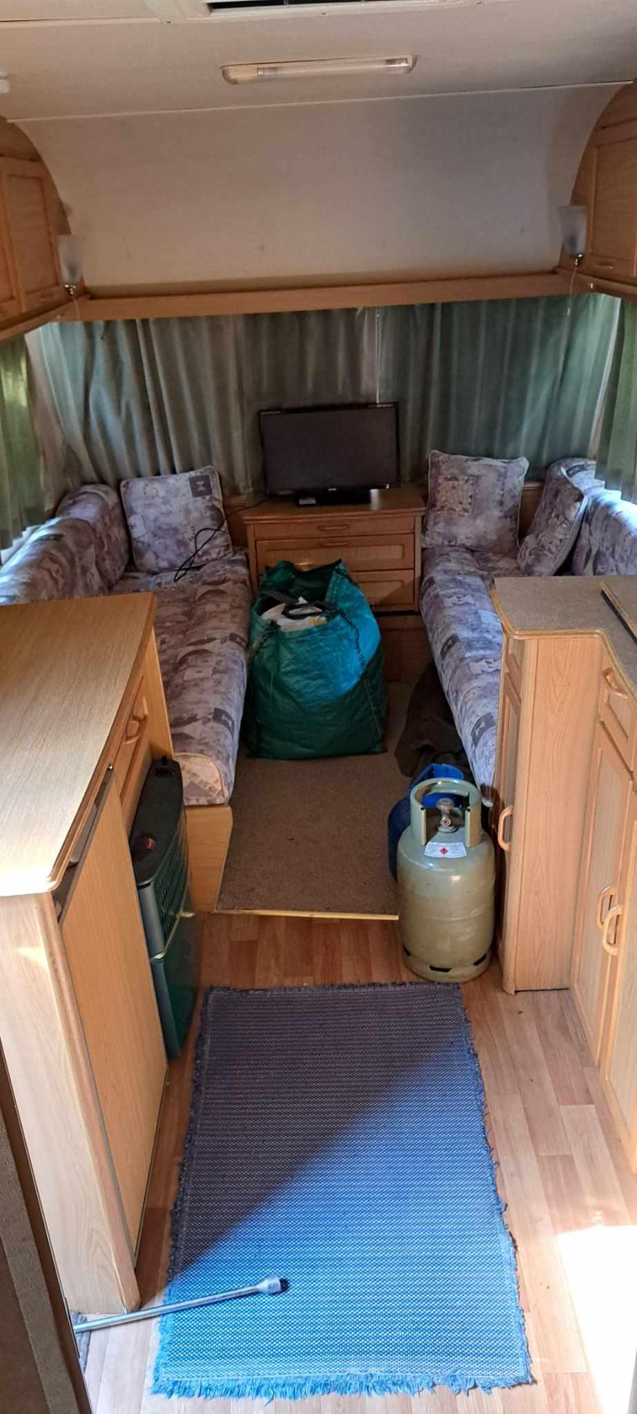 Vând Rulotă Elddis Hurricane XL