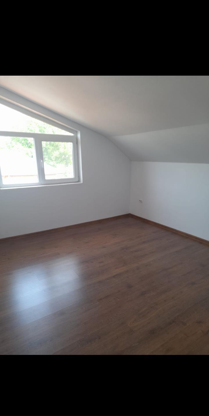 Vănd sau schimb apartament două camere exclus Craiovița  sau Cornițoiu