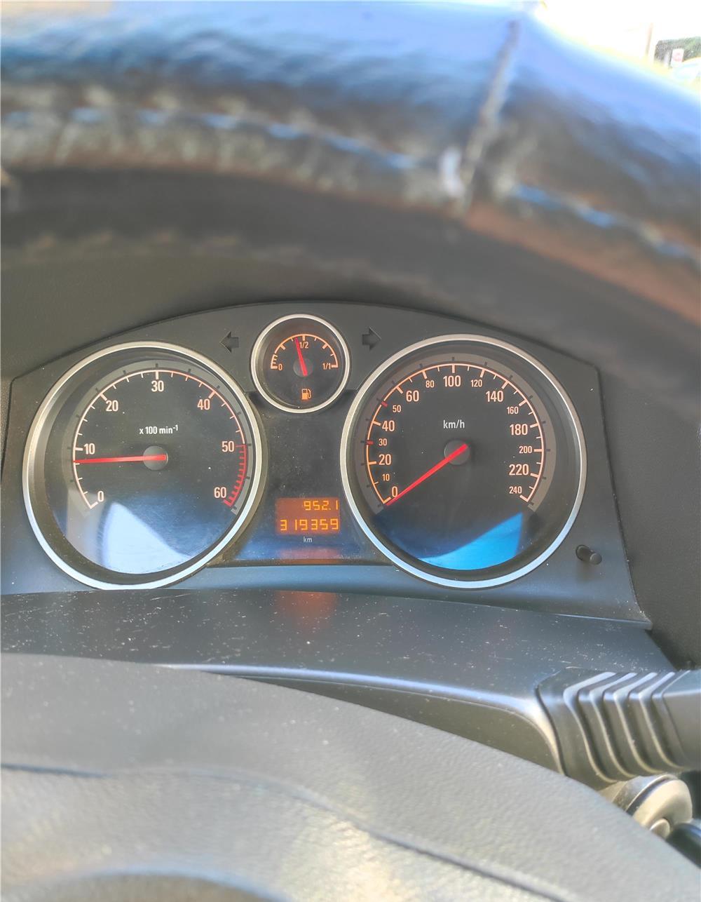Vând sau schimb Opel Astra h 1,7 cdti Euro 4 an 2005 cu Renault Clio symbol+ diferența din partea dv